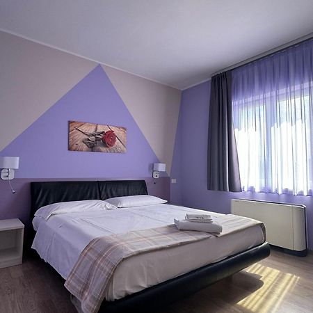 Albergo Trattoria Italia Дезенцано-дель-Гарда Экстерьер фото